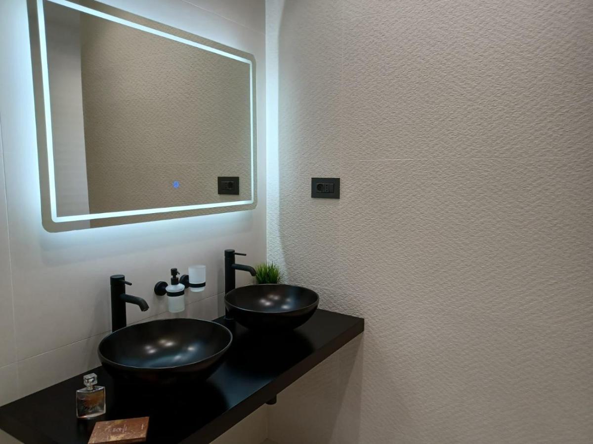 Aparthotel Villa V With Heated Pool Rijeka Extérieur photo