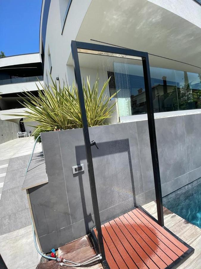Aparthotel Villa V With Heated Pool Rijeka Extérieur photo